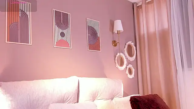 Snapshot of Agata_Laurent_ chatting on June 28, 11:00 pm Agata Laurent online show from June 28, 11:00 pm