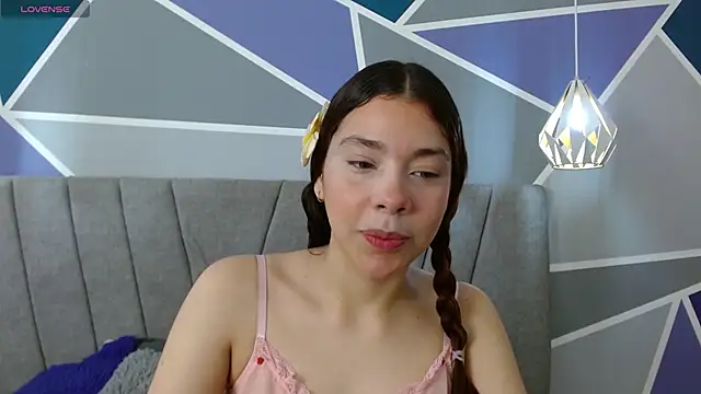 Snapshot of Sweet_kitty_05 chatting on June 16, 9:15 pm Sweet kitty 05 online show from June 16, 9:15 pm