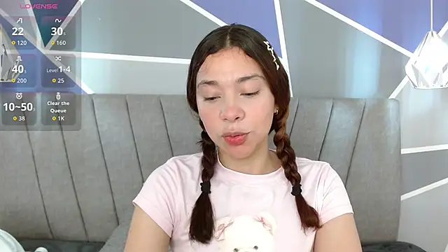 Snapshot of Sweet_kitty_05 chatting on June 21, 11:54 pm Sweet kitty 05 online show from June 21, 11:54 pm