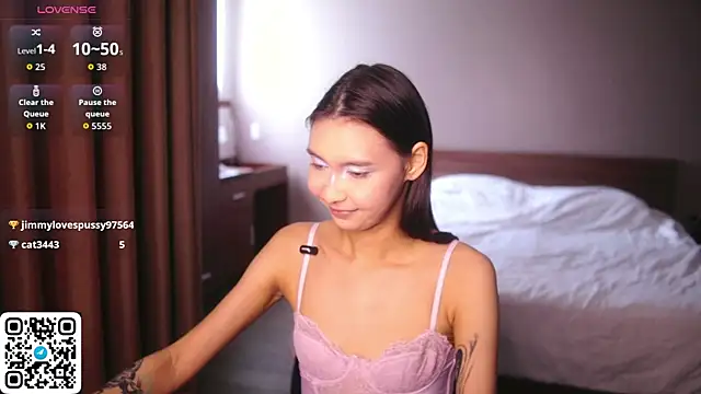 Snapshot of amy_peachy chatting on July 9, 4:35 am amy peachy online show from July 9, 4:35 am