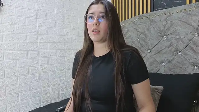 ElisVega online show from April 4, 8:15 pm