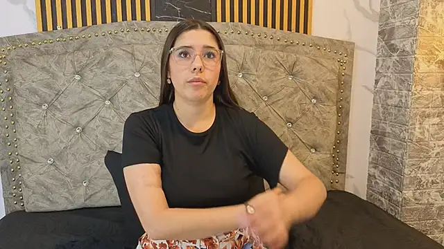 ElisVega online show from March 24, 7:25 pm