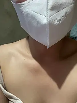 Snapshot of Lamlam68 chatting on March 2, 4:24 am Lamlam68 online show from March 2, 4:24 am