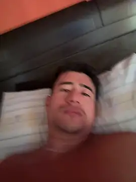 Snapshot of David-latinlover chatting on July 25, 12:00 pm David-latinlover online show from July 25, 12:00 pm