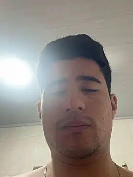 Snapshot of David-latinlover chatting on July 3, 3:24 am David-latinlover online show from July 3, 3:24 am