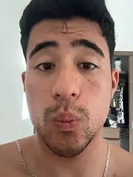 Snapshot of David-latinlover chatting on July 19, 7:32 pm David-latinlover online show from July 19, 7:32 pm
