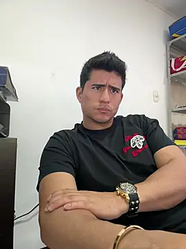 David-latinlover online show from May 8, 1:15 pm