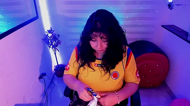 Snapshot of Agatha_Marin chatting on June 18, 3:27 am Agatha Marin online show from June 18, 3:27 am