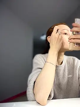 SadieSink  online show from April 5, 9:38 am