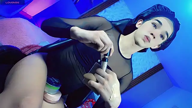 Sophiaa doll  online show from July 14, 7:02 am