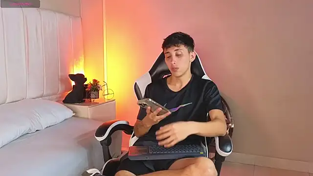 Rome cortes online show from April 14, 7:52 pm