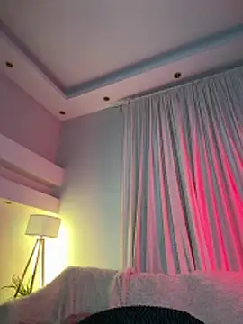 seesamnoir online show from March 22, 6:26 am