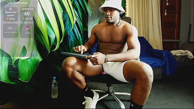 DarianWill18 online show from March 2, 2:45 am