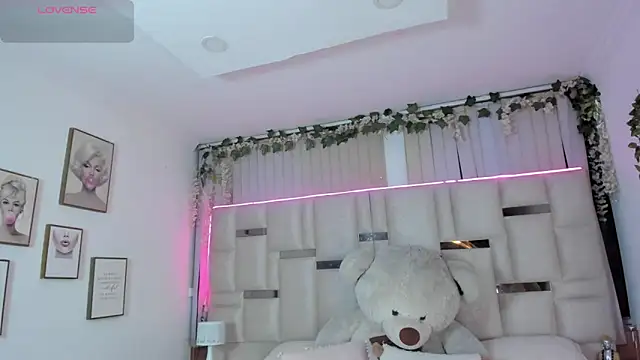 Hanna klover online show from April 2, 3:57 am