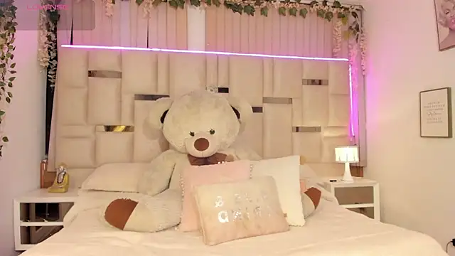 Hanna klover online show from March 28, 5:08 am