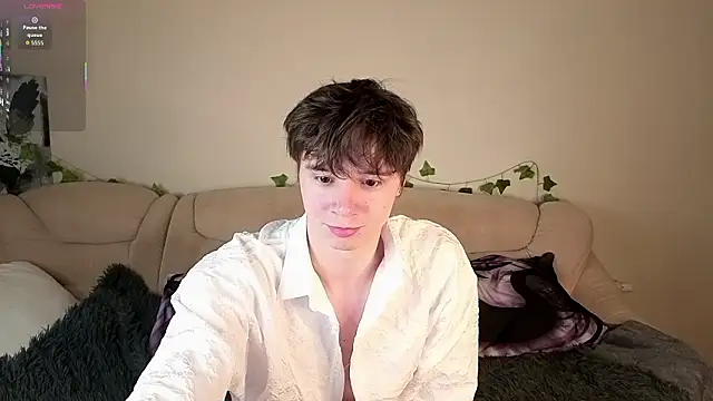 AnthonyCuutie online show from March 9, 6:17 am