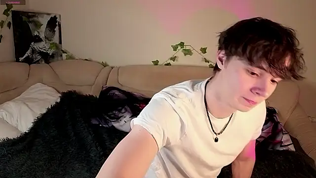 AnthonyCuutie online show from March 9, 6:55 pm