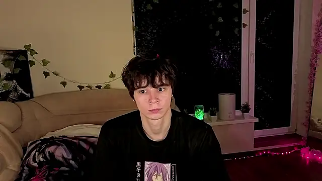 AnthonyCuutie online show from March 25, 8:08 pm