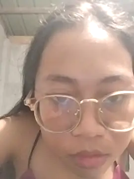 Snapshot of angelpinay44 chatting on March 2, 12:01 pm angelpinay44 online show from March 2, 12:01 pm