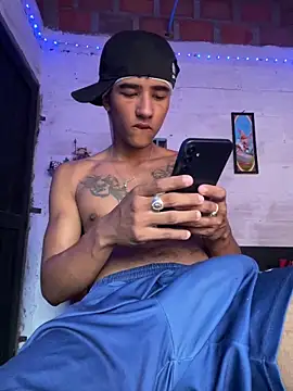 billi adamzz online show from April 12, 10:35 pm