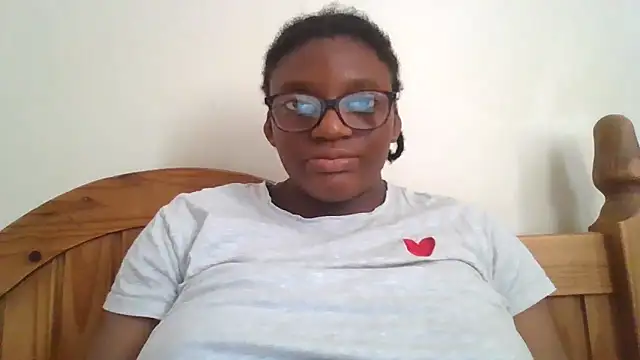Snapshot of SexyGemBeauty chatting on June 14, 3:57 pm SexyGemBeauty online show from June 14, 3:57 pm