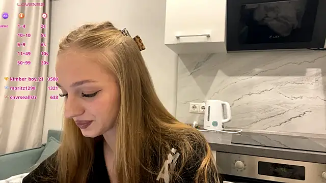 Snapshot of Anika_Socutehe chatting on June 18, 7:08 pm Anika Socutehe online show from June 18, 7:08 pm