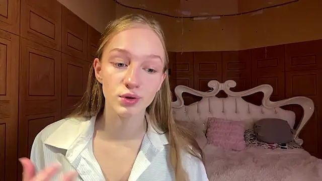 Anika Socutehe online show from March 29, 8:49 am