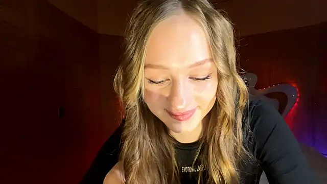 Anika Socutehe online show from April 15, 7:58 pm