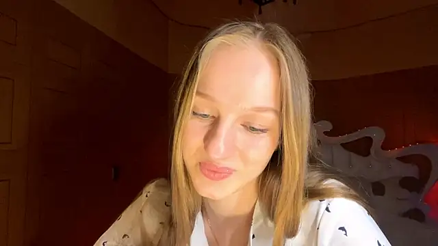 Anika Socutehe online show from April 13, 11:20 pm