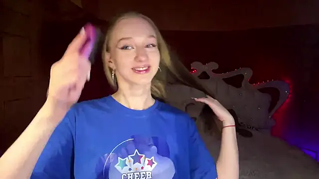 Anika Socutehe online show from March 31, 9:39 pm