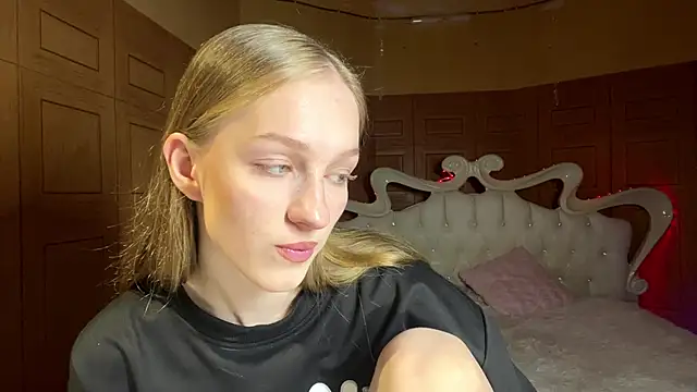 Anika Socutehe online show from March 25, 4:39 pm