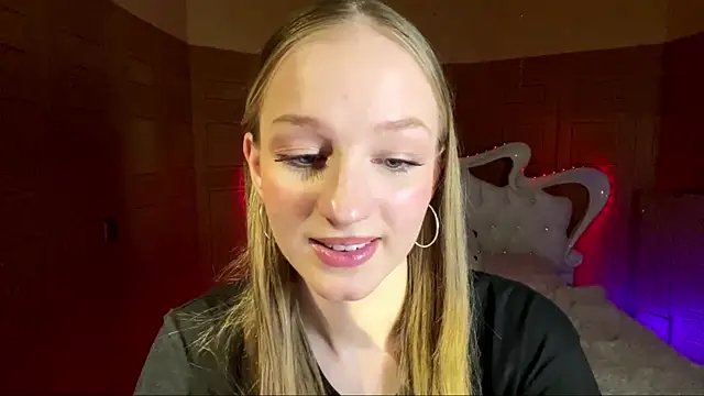 Anika Socutehe online show from April 4, 5:08 pm