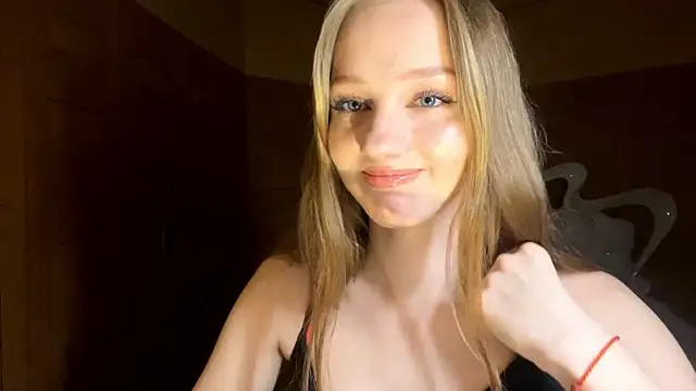 Anika Socutehe online show from April 18, 8:09 pm