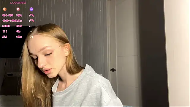 Snapshot of Anika_Socutehe chatting on June 11, 7:11 pm Anika Socutehe online show from June 11, 7:11 pm