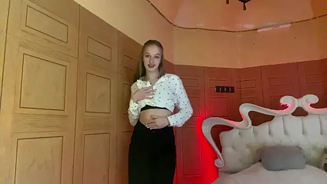 Anika Socutehe online show from March 5, 12:13 pm