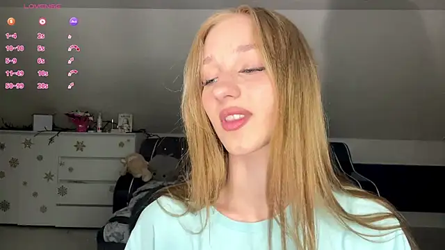 Snapshot of Anika_Socutehe chatting on July 15, 8:49 pm Anika Socutehe online show from July 15, 8:49 pm