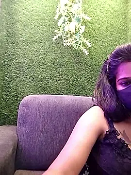 Tinaa baby online show from April 4, 8:04 pm