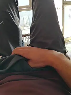 Snapshot of shybullggn chatting on February 28, 6:24 am shybullggn online show from February 28, 6:24 am