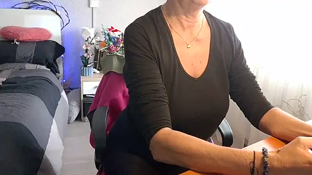 mariaplaya online show from March 26, 9:40 am