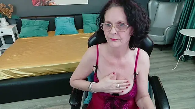 BrendaJane online show from April 9, 4:58 am