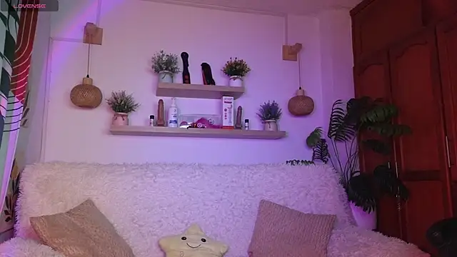 Snapshot of nikolwalter_ chatting on June 30, 1:27 am nikolwalter online show from June 30, 1:27 am