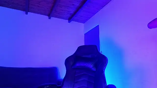 Snapshot of nikolwalter_ chatting on June 10, 7:42 am nikolwalter online show from June 10, 7:42 am