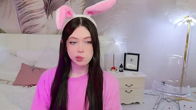 lizzy wells online show from March 2, 9:00 pm