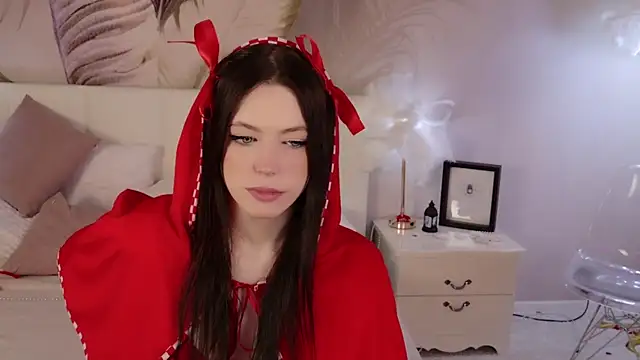 lizzy wells online show from March 6, 10:05 pm