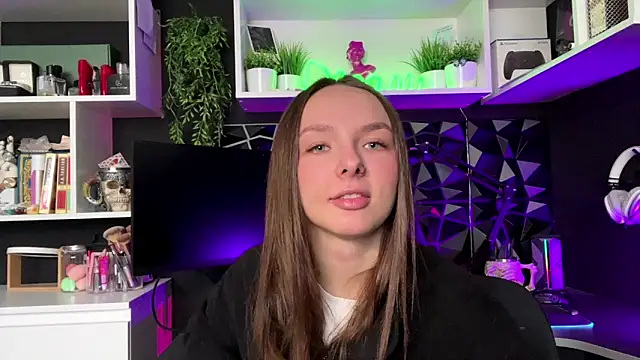 Snapshot of ClydeStiliner chatting on March 3, 9:16 am ClydeStiliner online show from March 3, 9:16 am