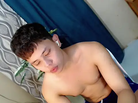 Snapshot of Baby_Maxxx chatting on July 19, 5:42 pm Baby Maxxx online show from July 19, 5:42 pm