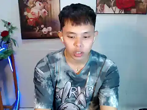 Snapshot of Baby_Maxxx chatting on July 6, 6:09 am Baby Maxxx online show from July 6, 6:09 am