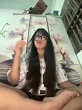 Snapshot of Leeeeiu chatting on July 19, 3:09 pm Leeeeiu online show from July 19, 3:09 pm