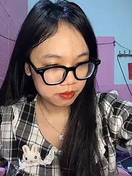 Leeeeiu online show from March 14, 2:56 pm