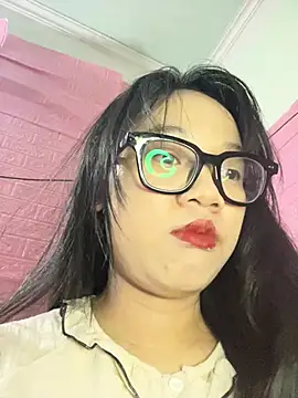 Leeeeiu online show from May 22, 3:21 pm